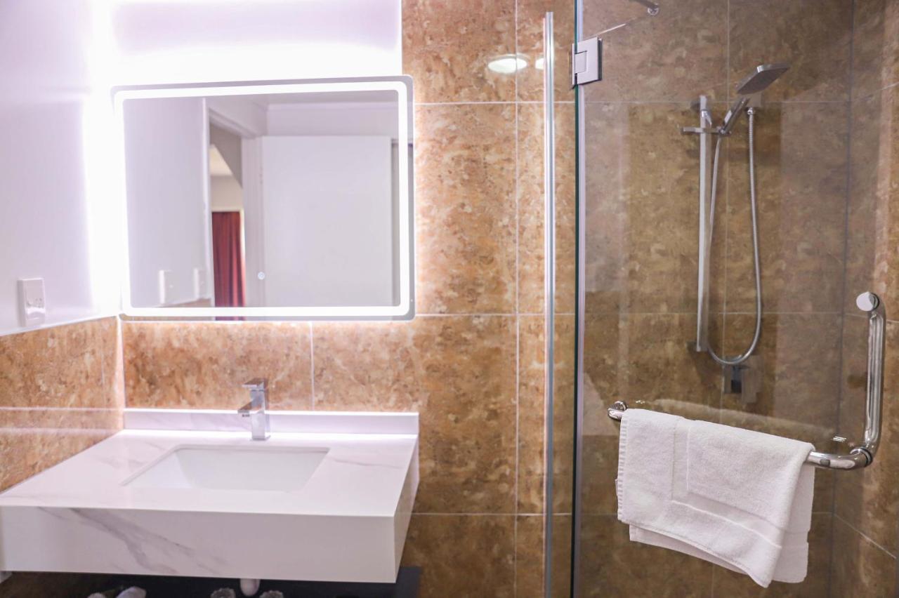 The Village Motel 3*